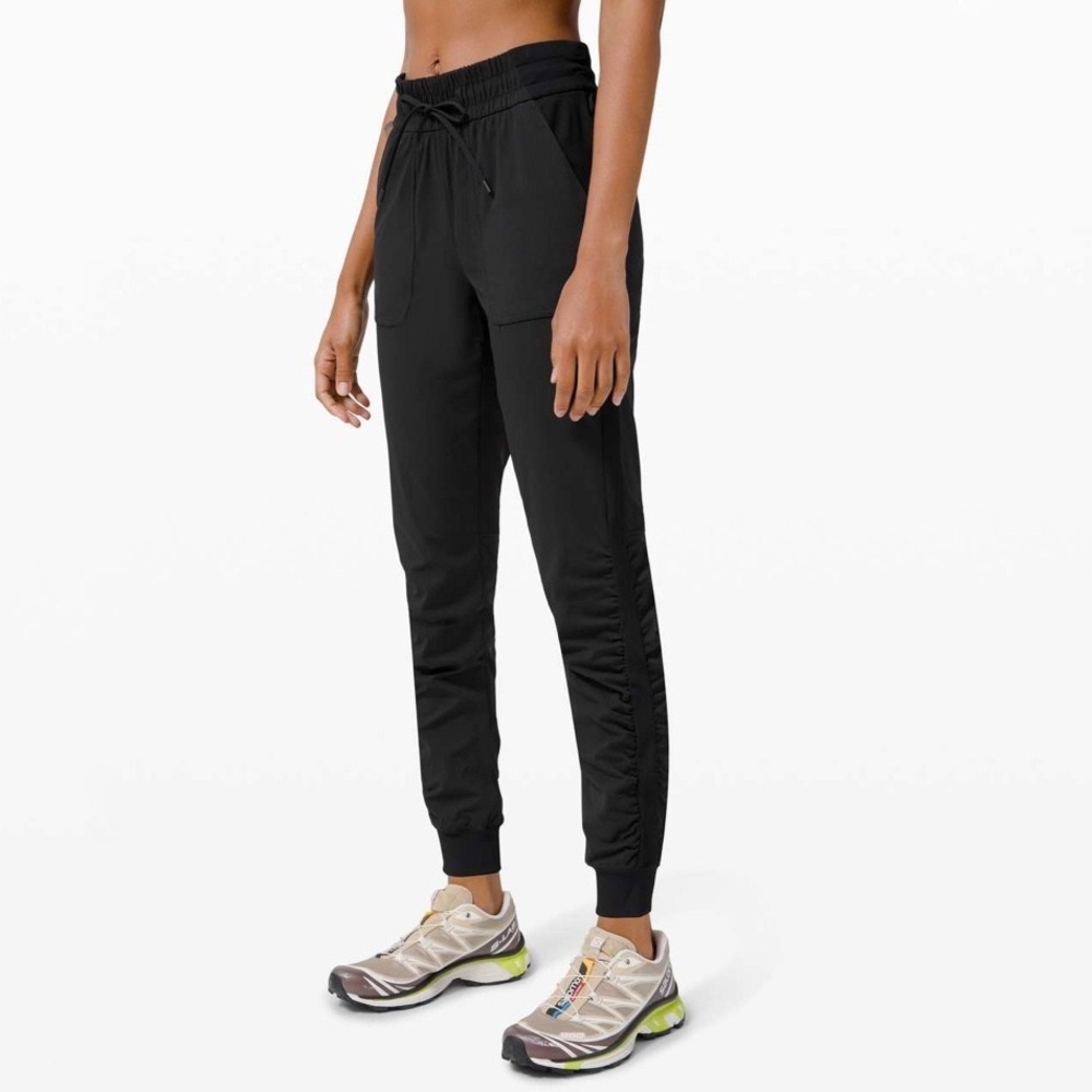 Lululemon | Beyond the Studio Jogger Black Size 2
